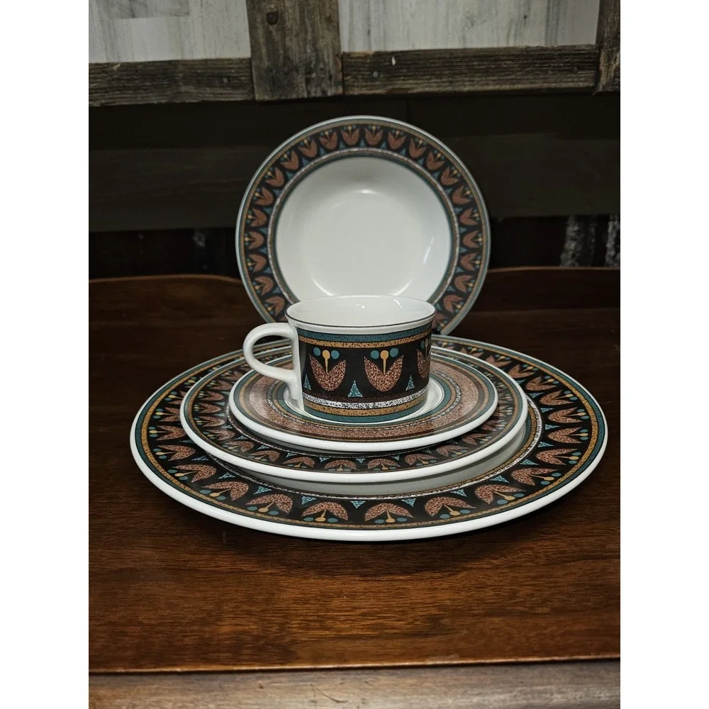 Mikasa Intaglio BAVARIA CAC63‎ 1 Place Setting Dinnerware 5 pc Stoneware Autumn